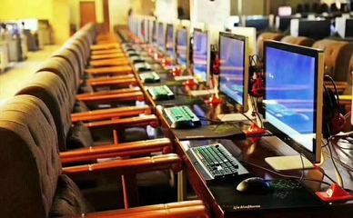 招聘信息 重慶主城工廠崗位，月薪四千左右，包吃住，可報銷車費